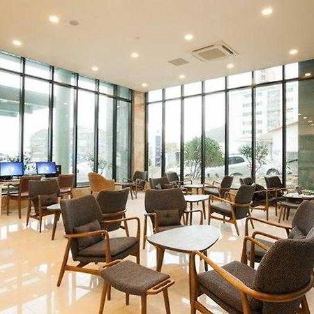 Sims Hotel Jeju Exteriör bild