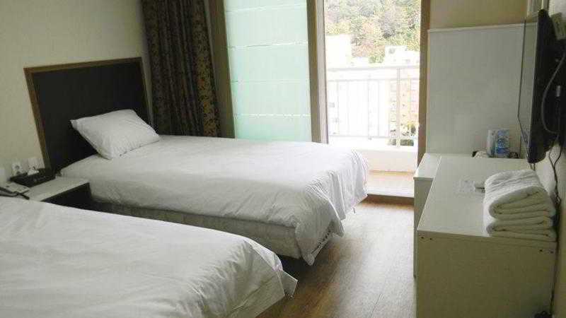 Sims Hotel Jeju Exteriör bild