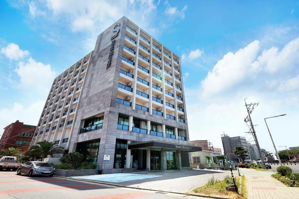Sims Hotel Jeju Exteriör bild