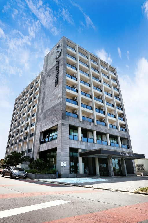 Sims Hotel Jeju Exteriör bild
